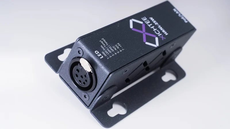 Current HRNL-25W LED end with locking seven-pin XLR-F connector